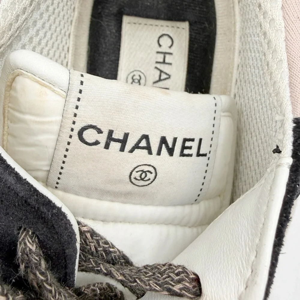 Chanel Suede CC Logo Sneakers Low Top Black Pink Lace-Up‎ Sz 40 / 10 Women